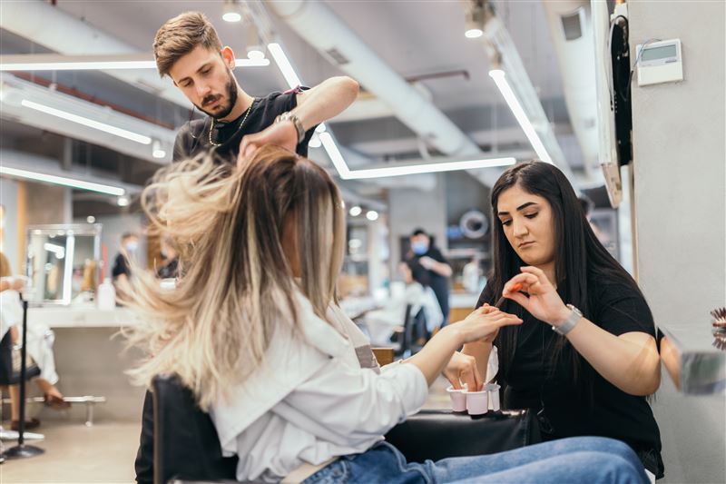 Spanish Beauty Parlor